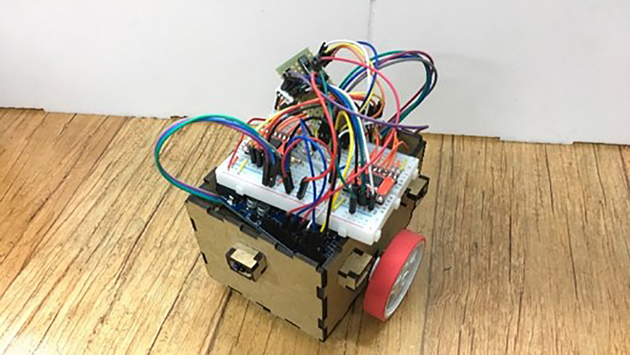 미로를 활주하는 로봇: 미래를 횡단하는 로봇